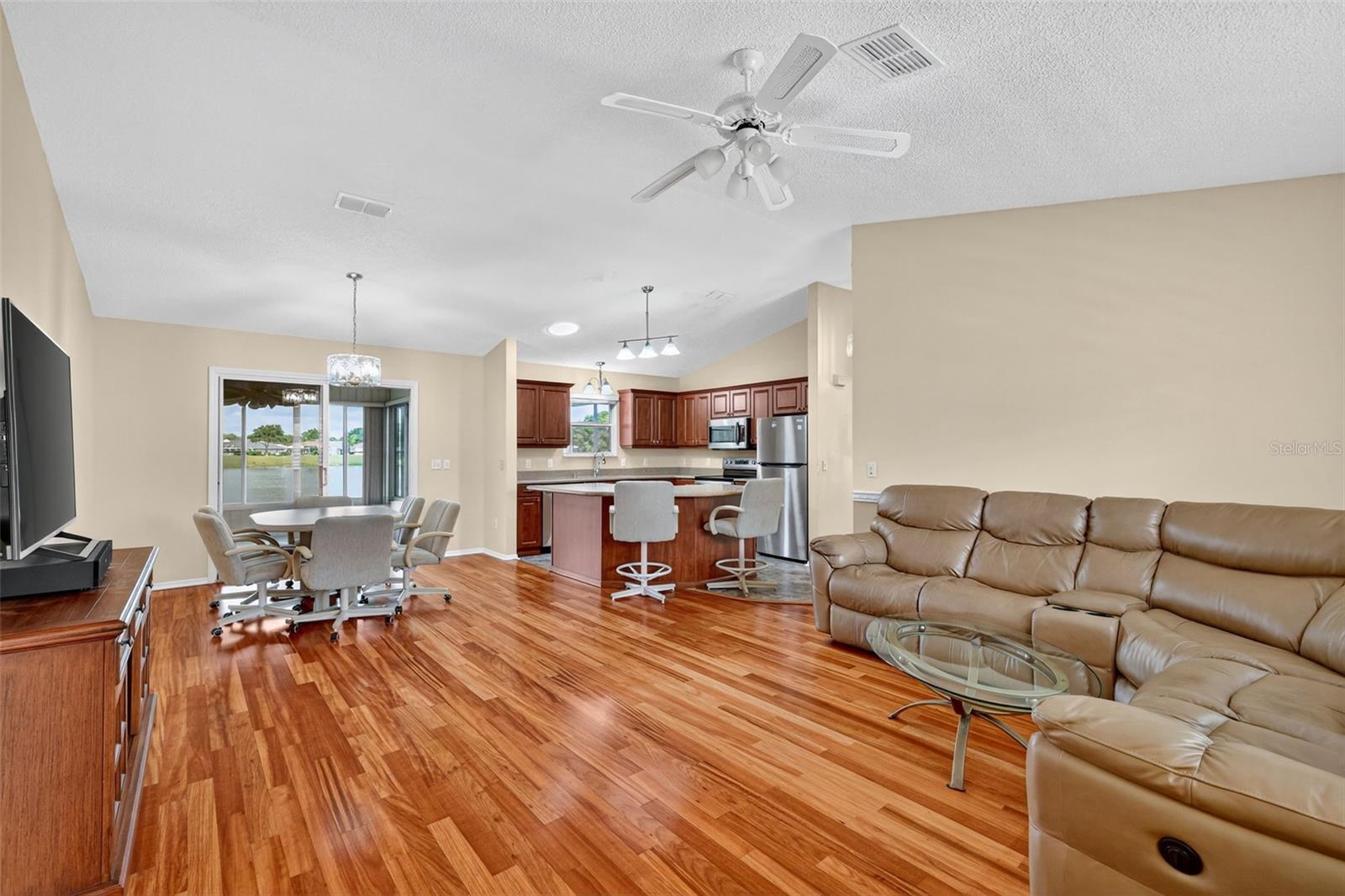 924 CAMINO DEL REY DR, THE VILLAGES, FL, 32159