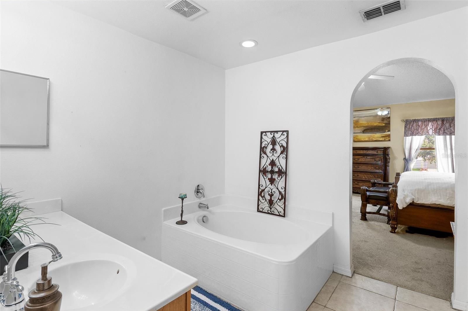 12937 BRIDLEFORD DR, GIBSONTON, FL, 33534