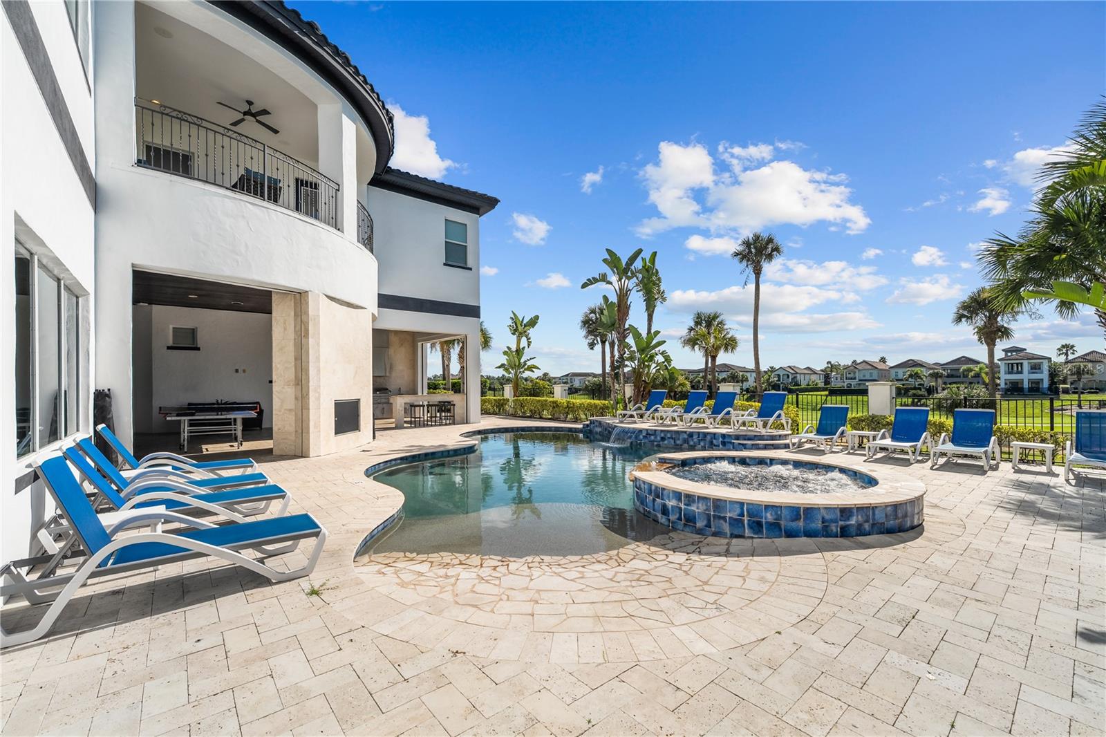 O6337382 Property Photo