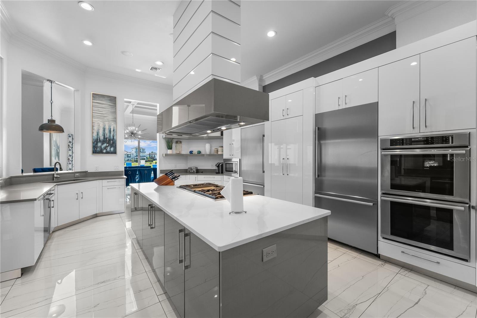 O6337382 Property Photo