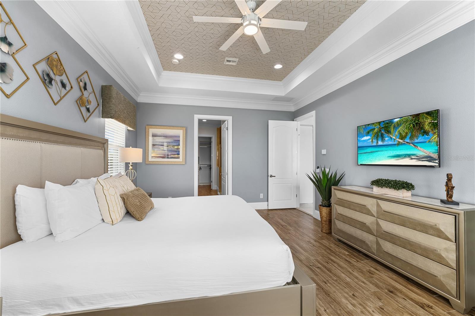 O6337382 Property Photo