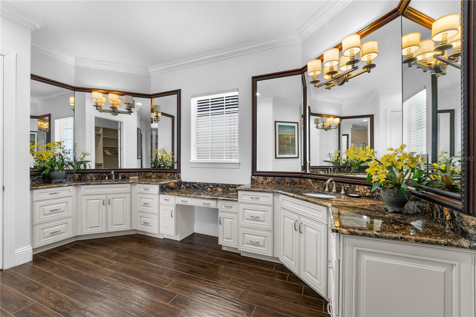 O6337382 Property Photo