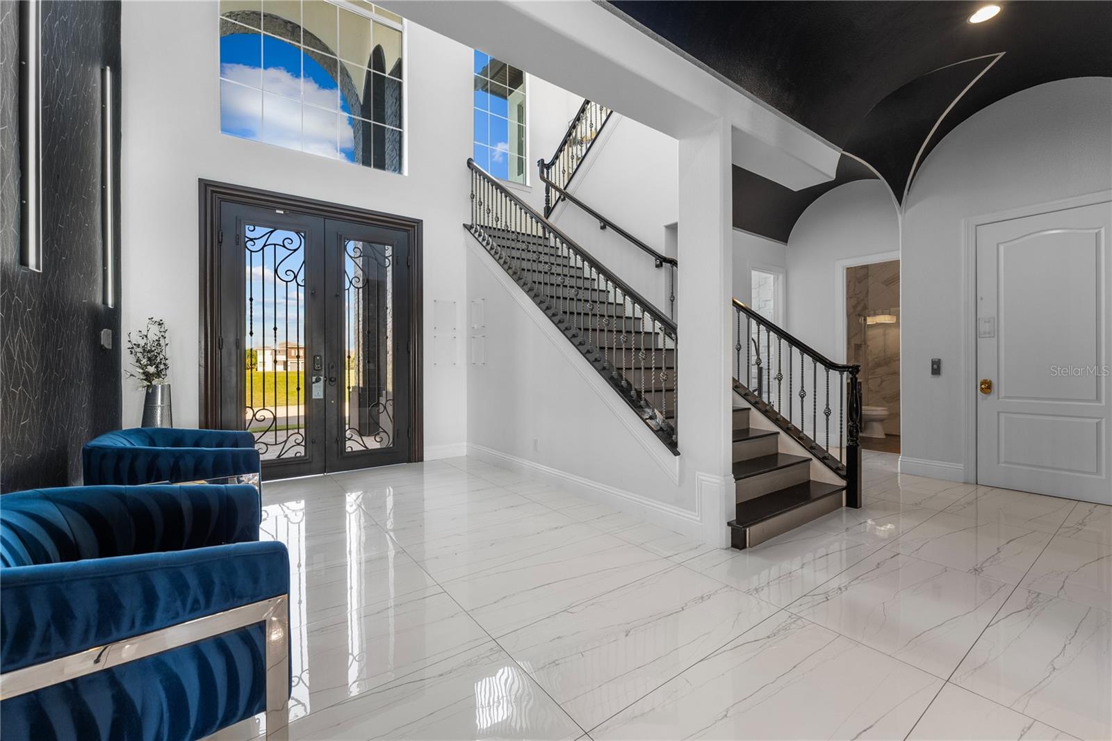 O6337382 Property Photo