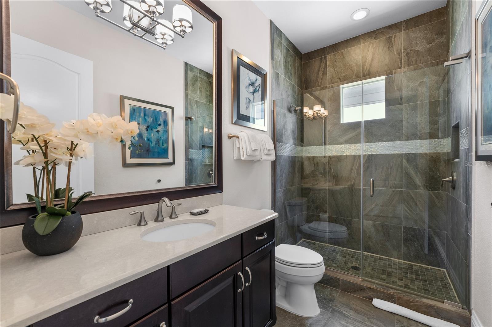 O6337382 Property Photo