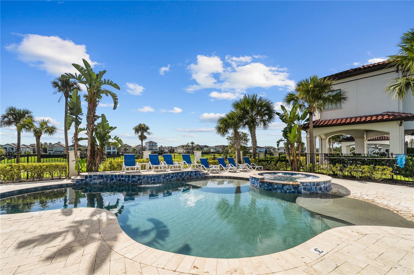 O6337382 Property Photo