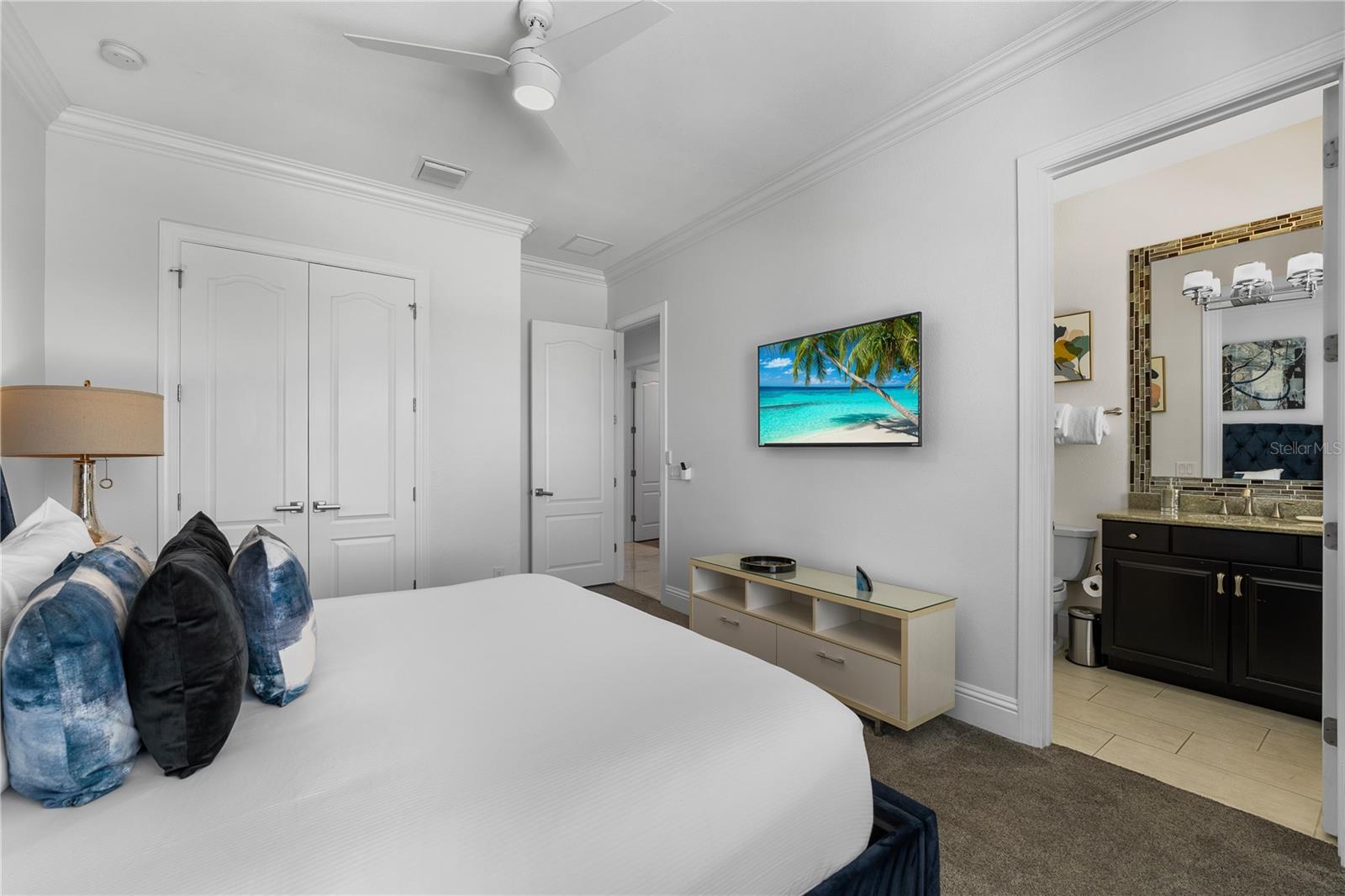 O6337382 Property Photo