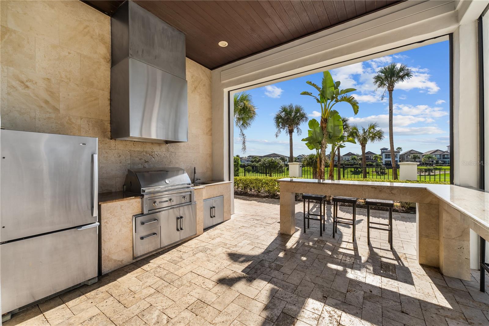 O6337382 Property Photo