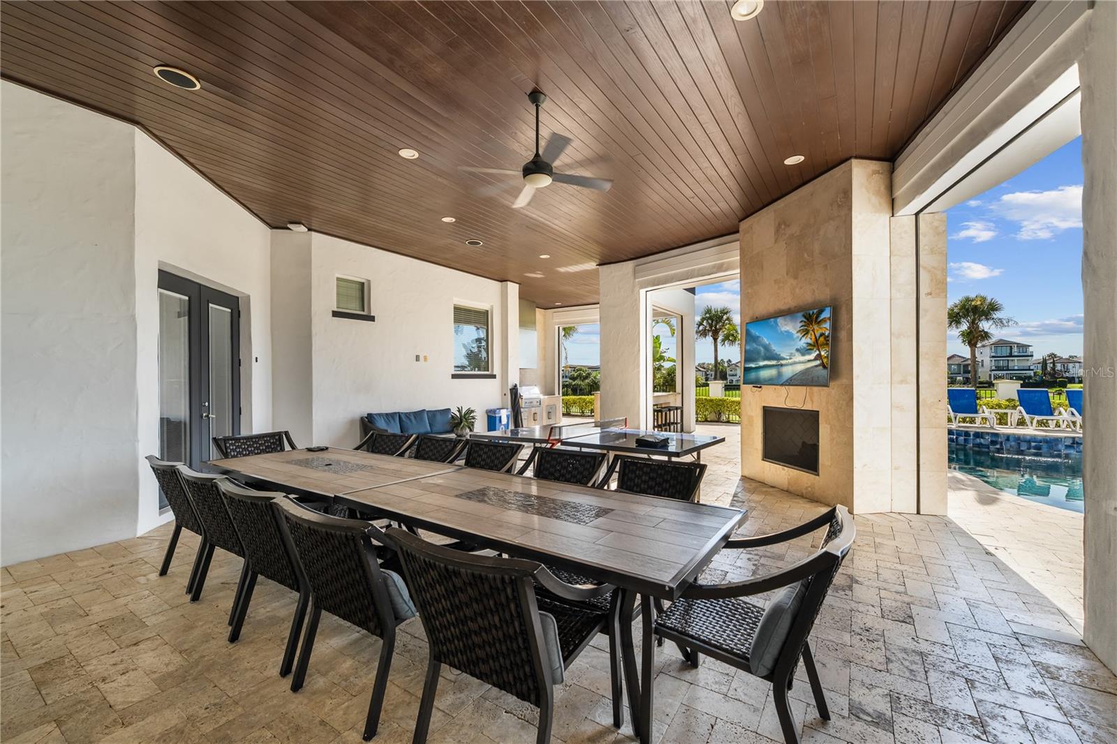 O6337382 Property Photo