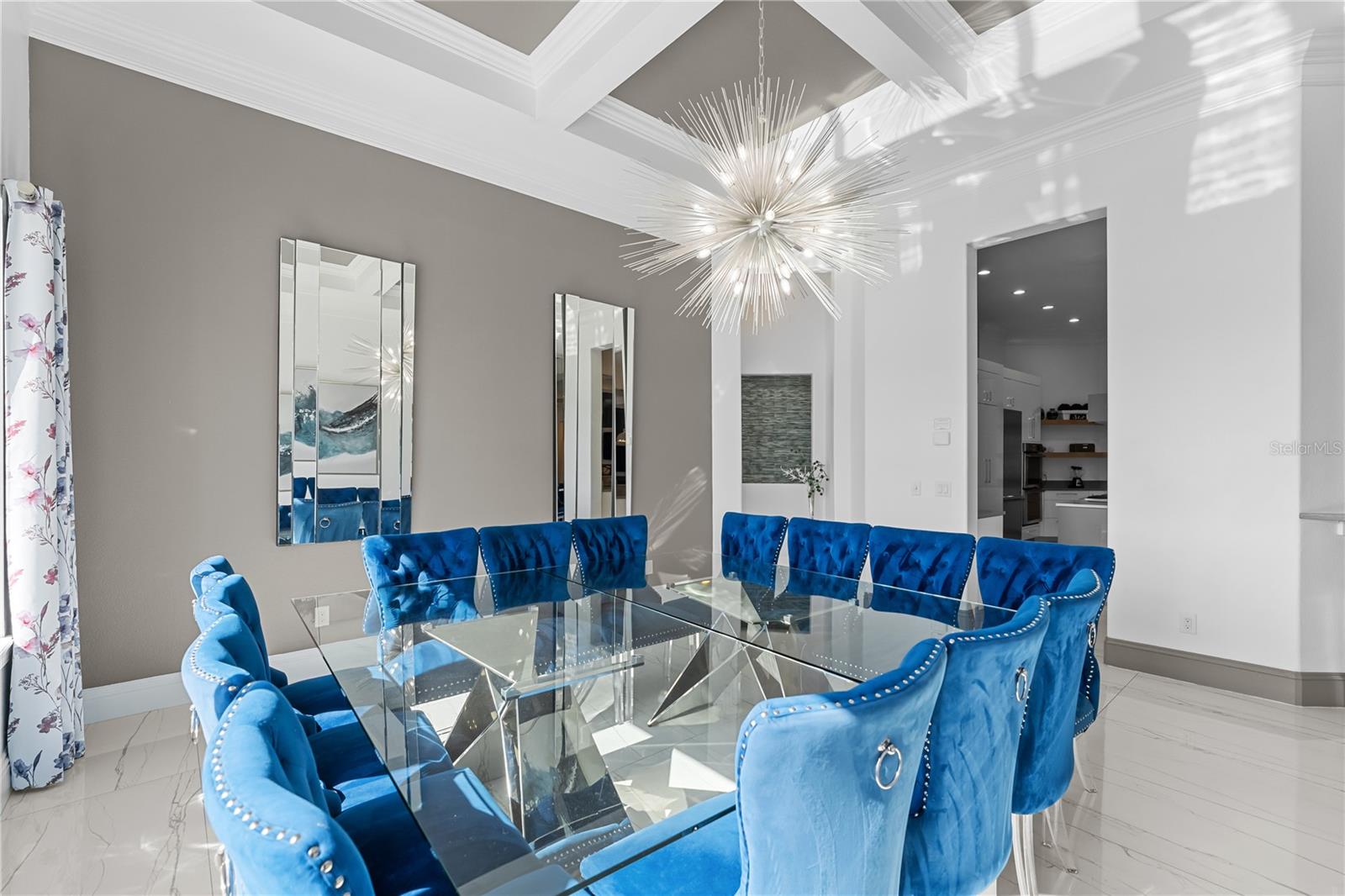 O6337382 Property Photo