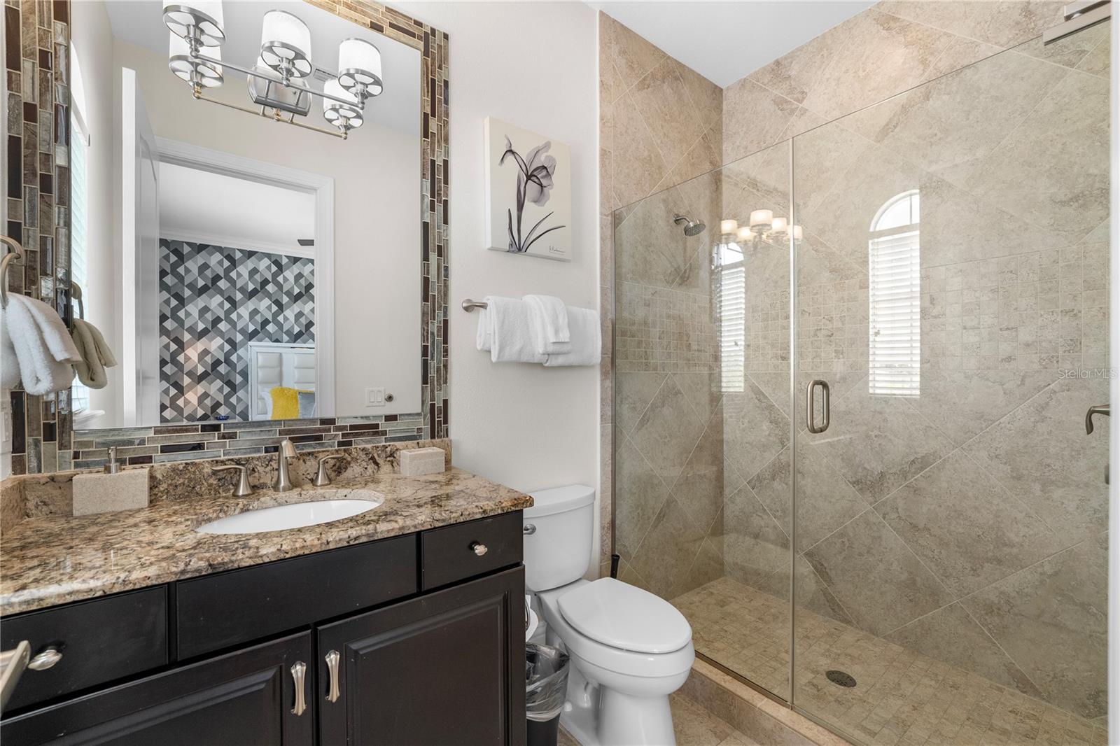 O6337382 Property Photo