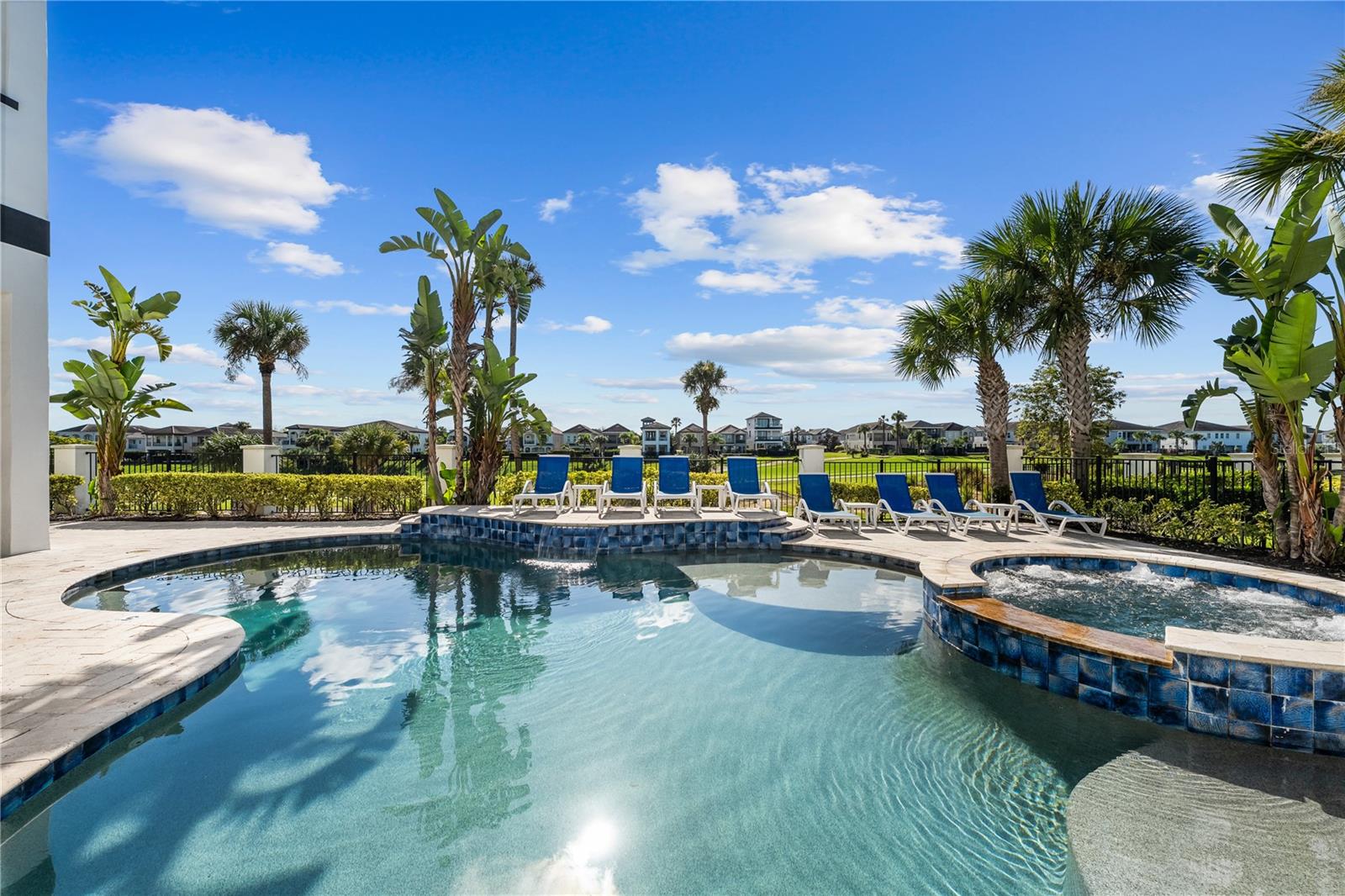 O6337382 Property Photo