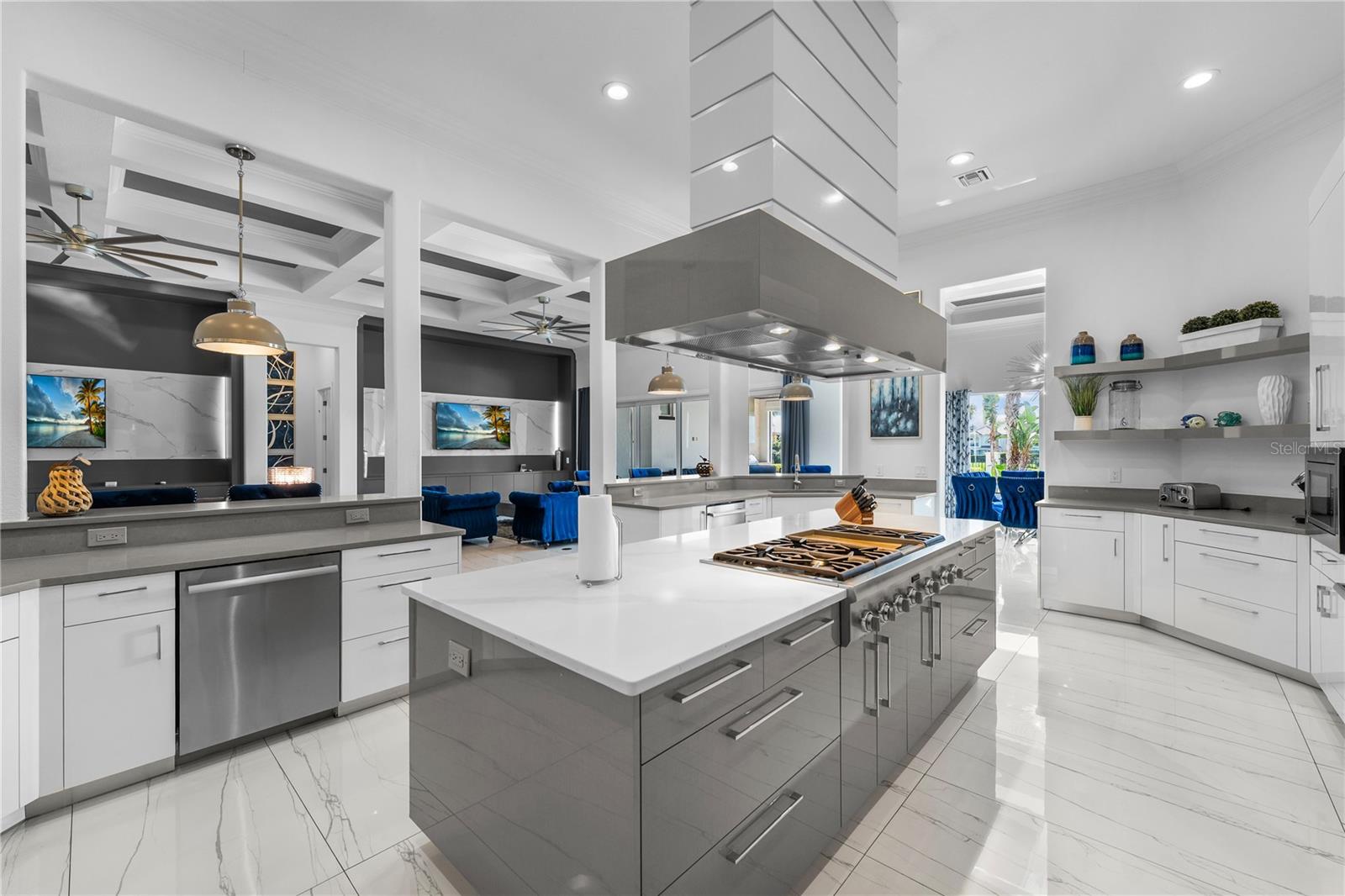 O6337382 Property Photo