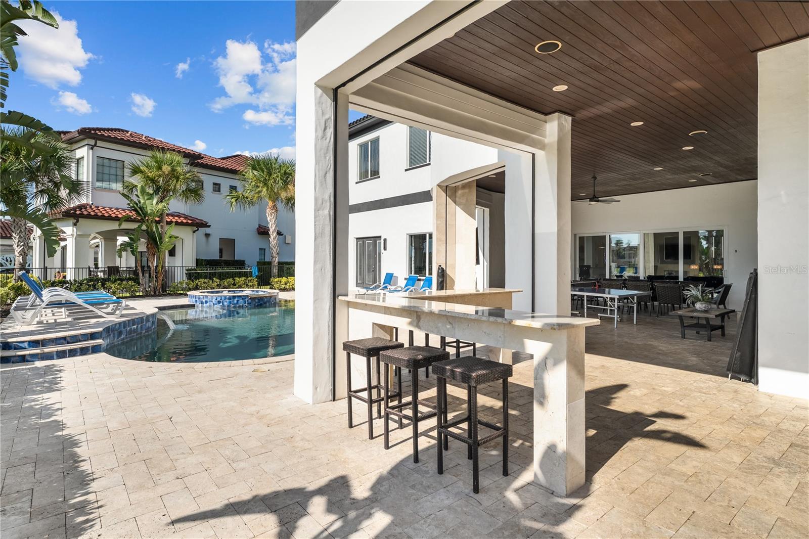 O6337382 Property Photo