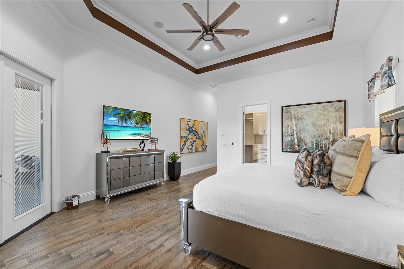 O6337382 Property Photo