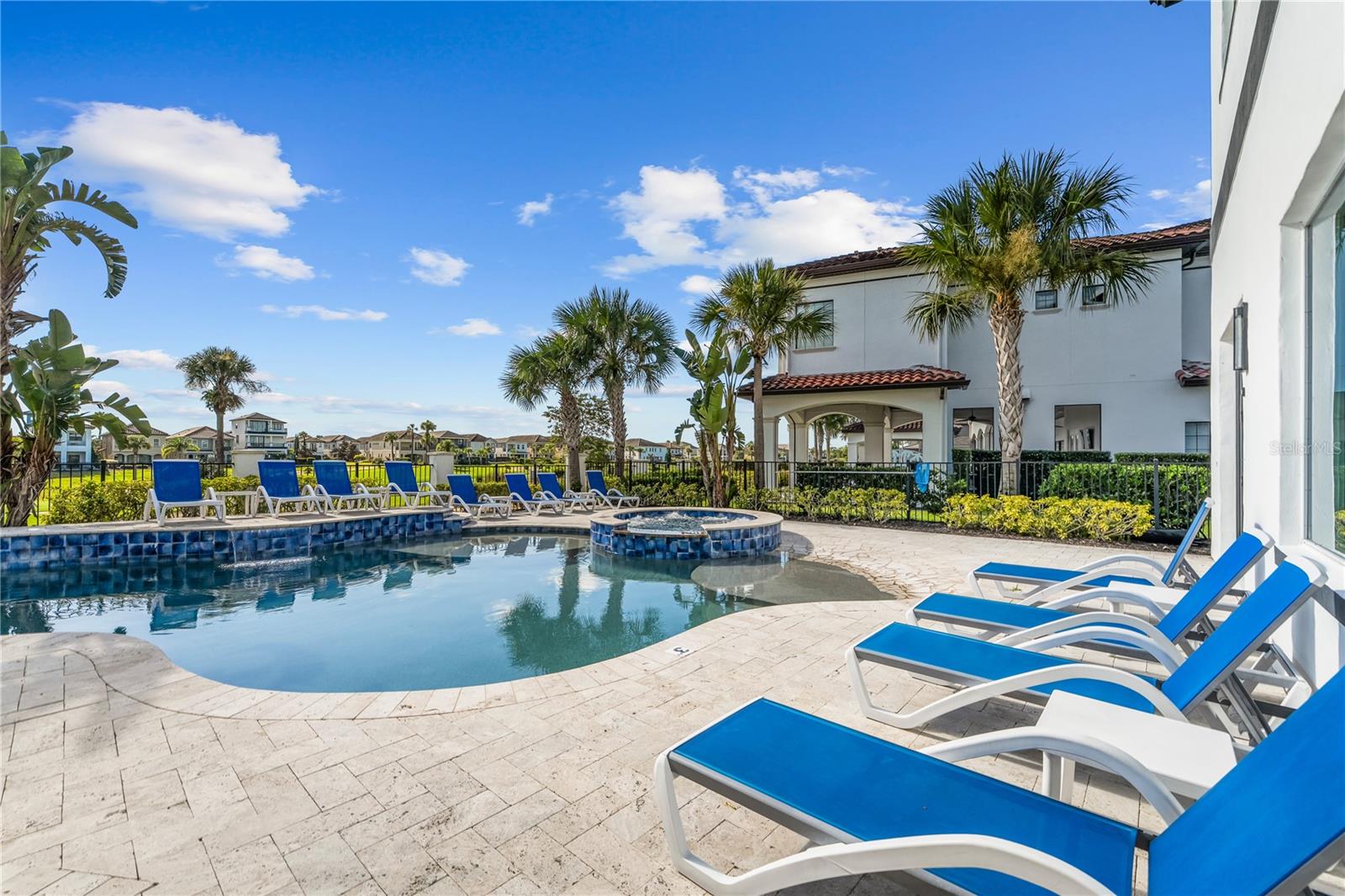 O6337382 Property Photo