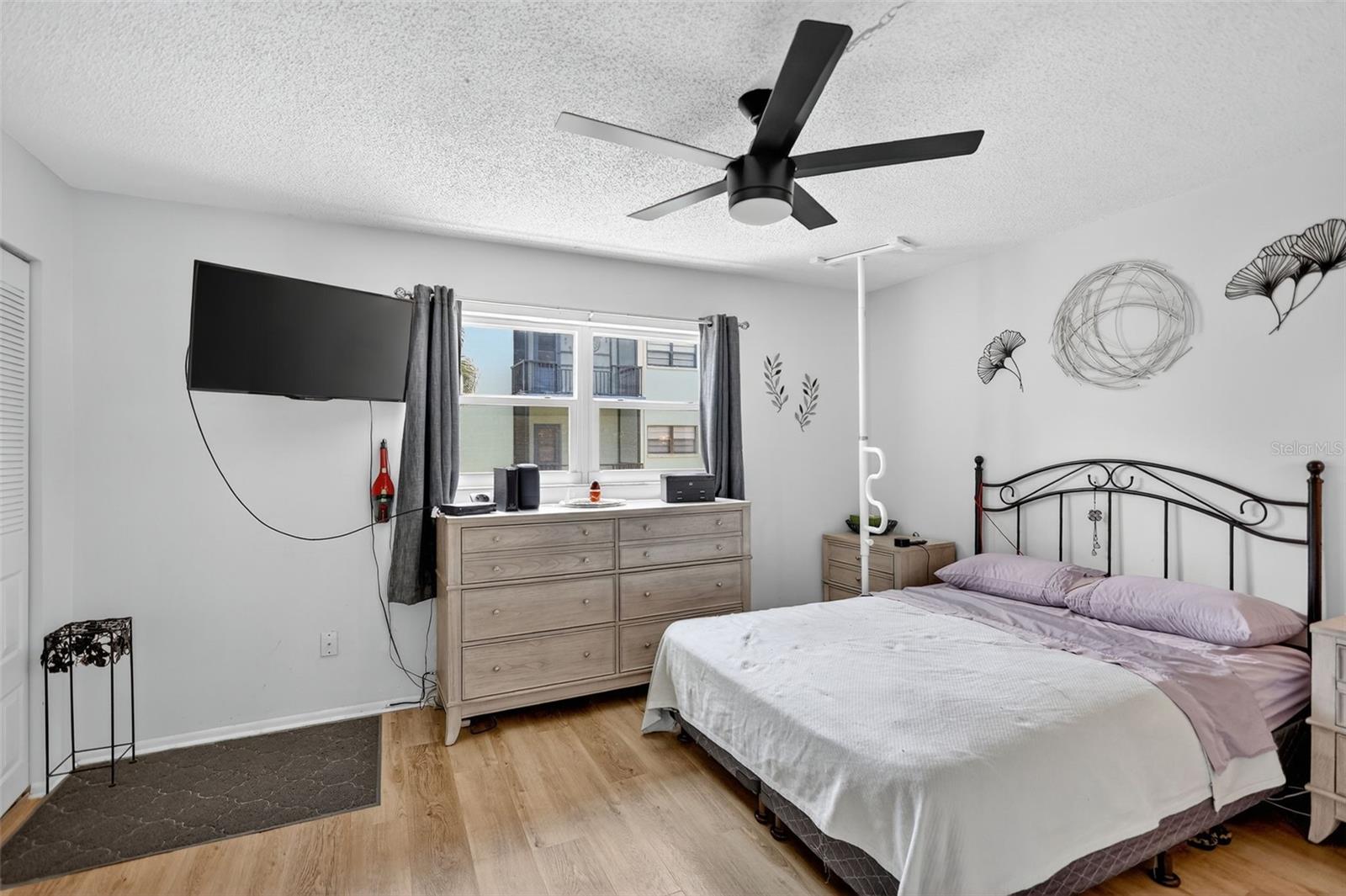 TB8419530 Property Photo