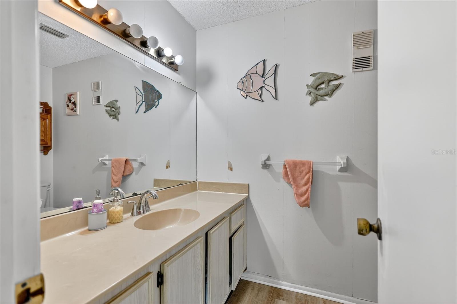 TB8419530 Property Photo