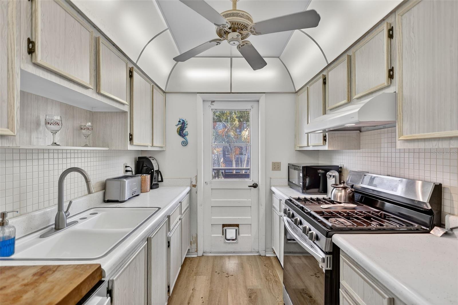 TB8419530 Property Photo