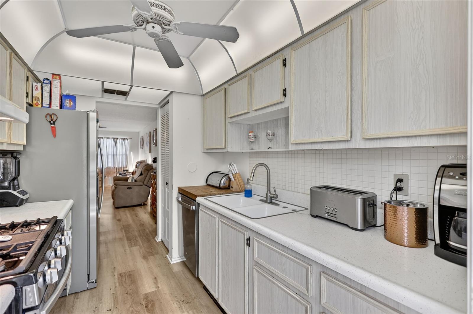 TB8419530 Property Photo