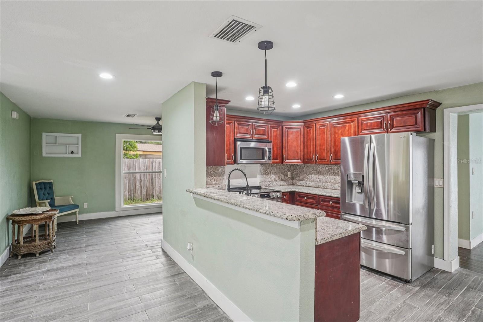 221 N DEVON AVE, WINTER SPRINGS, FL, 32708