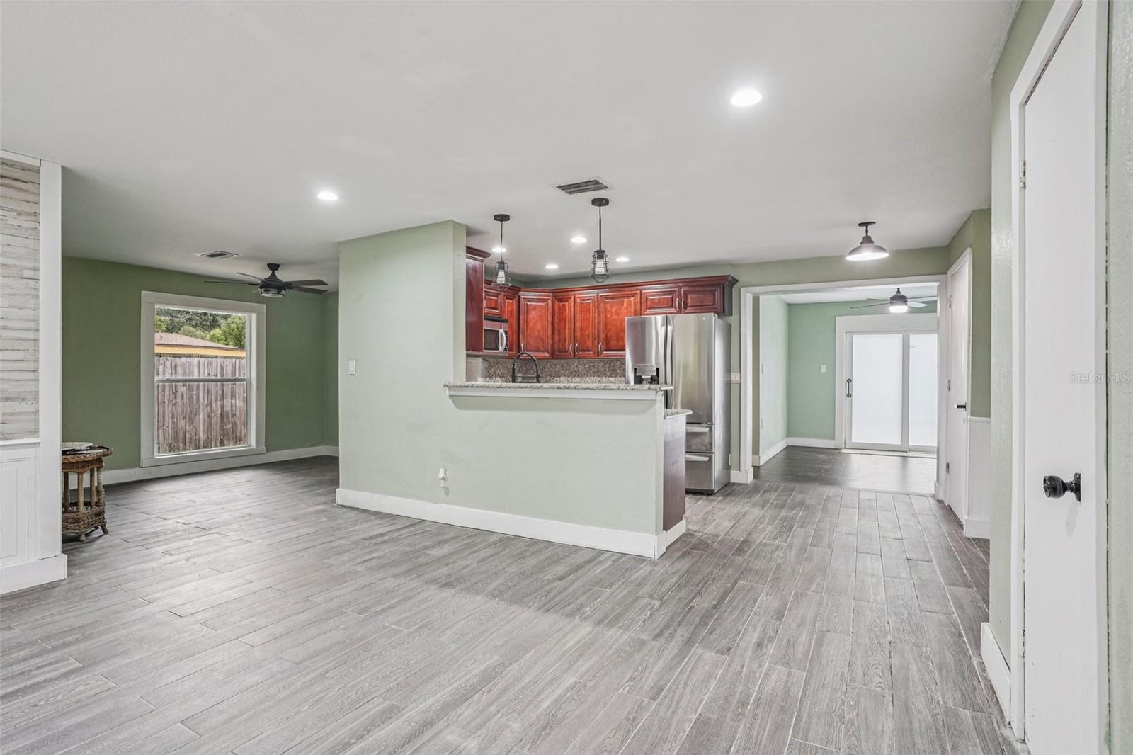 221 N DEVON AVE, WINTER SPRINGS, FL, 32708