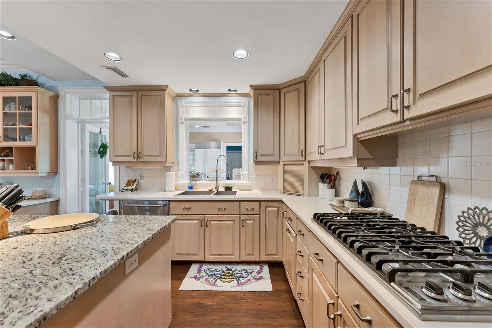 A4662753 Property Photo