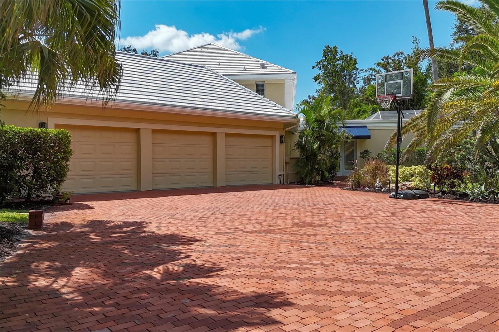 A4662753 Property Photo