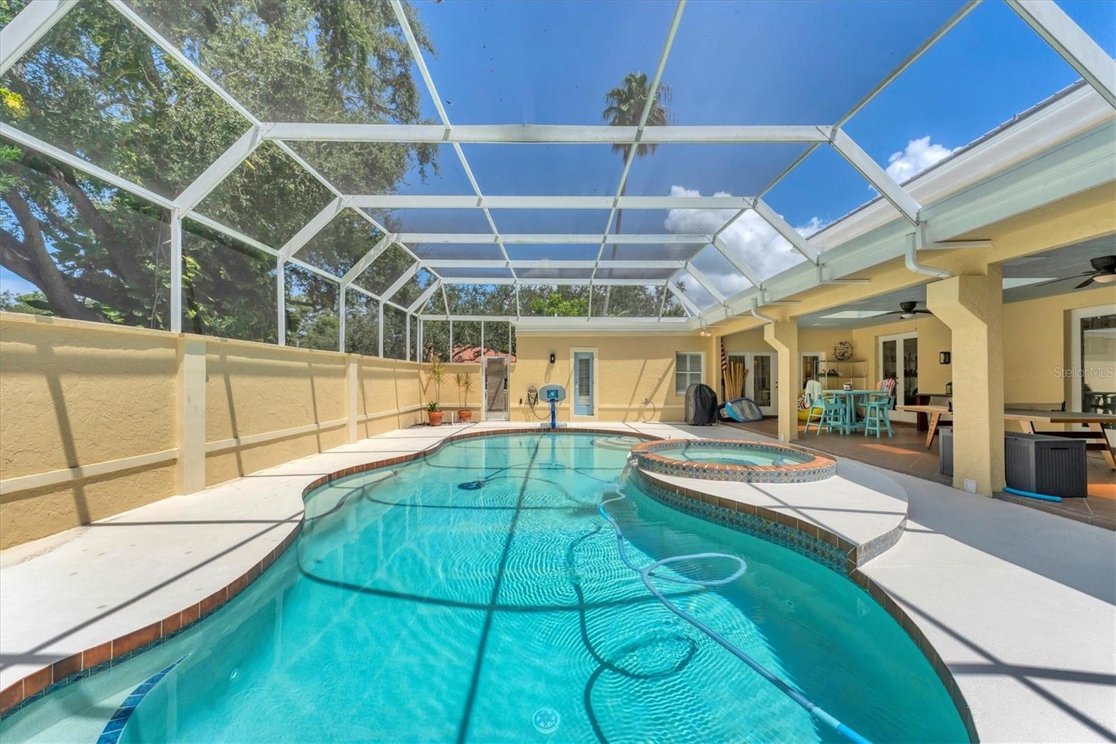 A4662753 Property Photo
