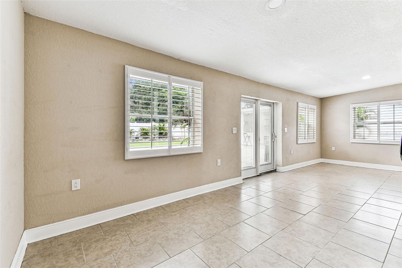 2580 GRANADA CIR W, ST PETERSBURG, FL, 33712