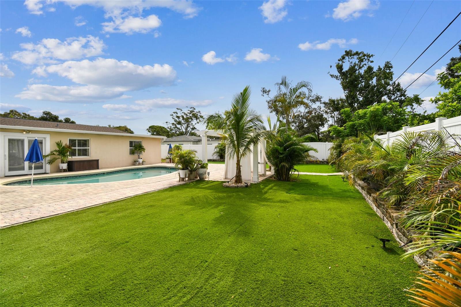 2580 GRANADA CIR W, ST PETERSBURG, FL, 33712