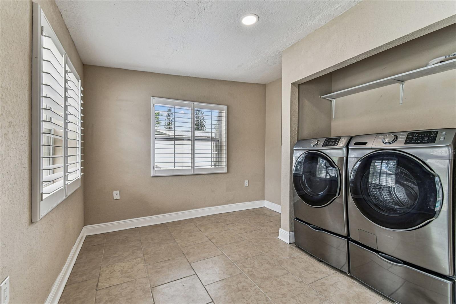 2580 GRANADA CIR W, ST PETERSBURG, FL, 33712