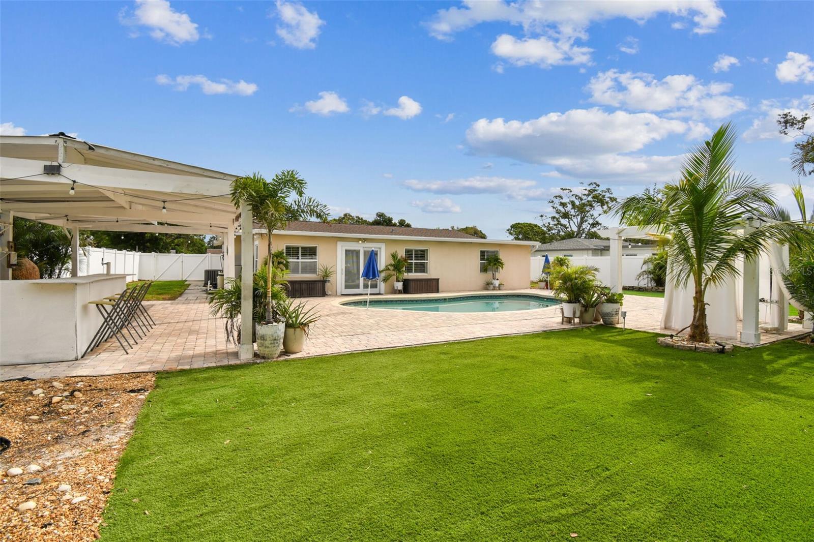 2580 GRANADA CIR W, ST PETERSBURG, FL, 33712