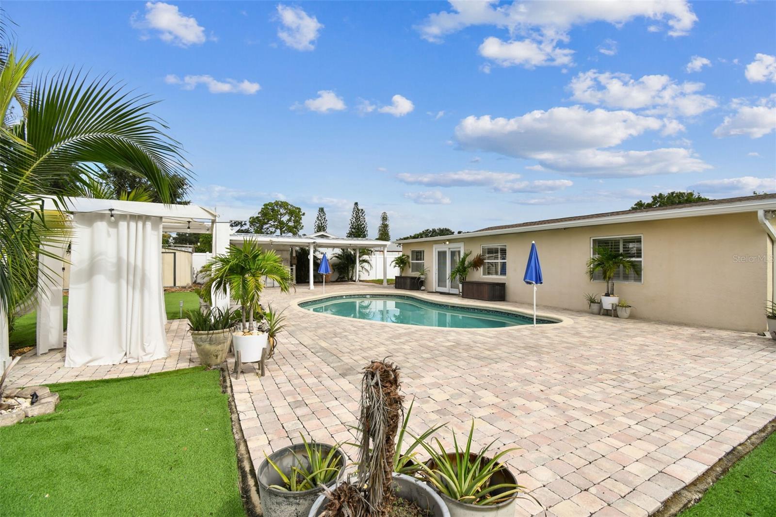 2580 GRANADA CIR W, ST PETERSBURG, FL, 33712