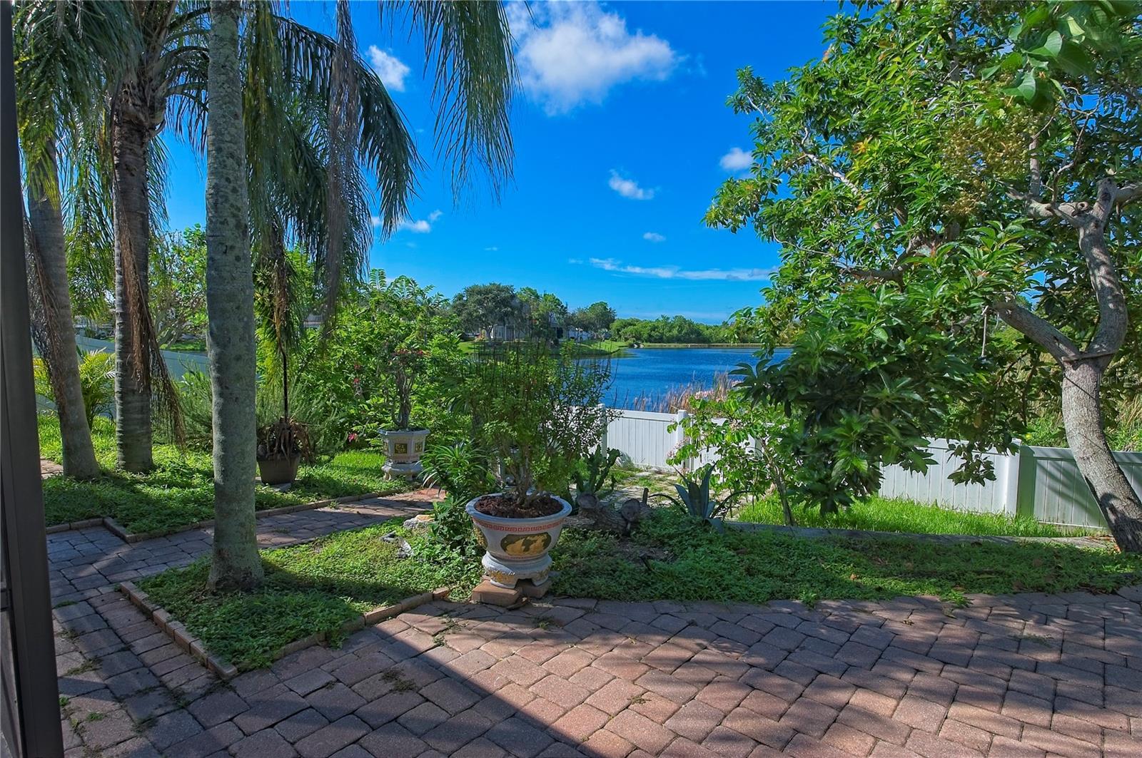 530 SOMERHILL DR NE, ST PETERSBURG, FL, 33716