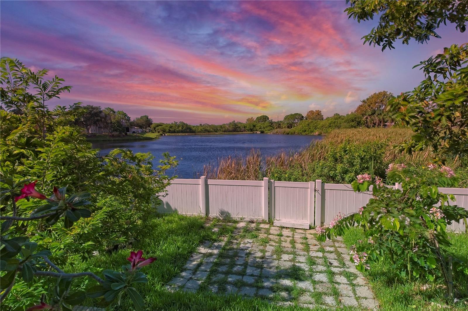 530 SOMERHILL DR NE, ST PETERSBURG, FL, 33716