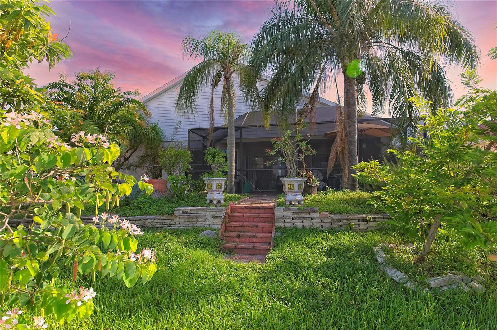 530 SOMERHILL DR NE, ST PETERSBURG, FL, 33716