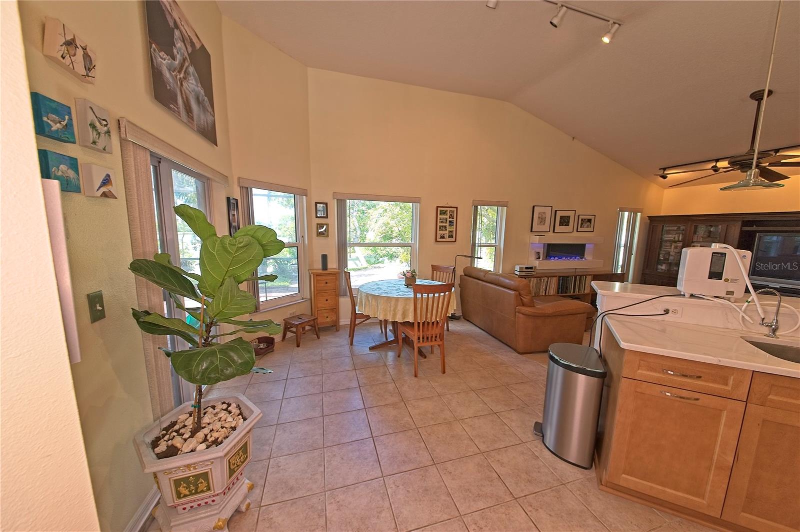 530 SOMERHILL DR NE, ST PETERSBURG, FL, 33716