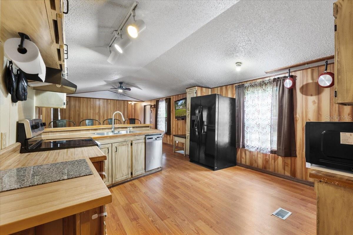 GC533458 Property Photo