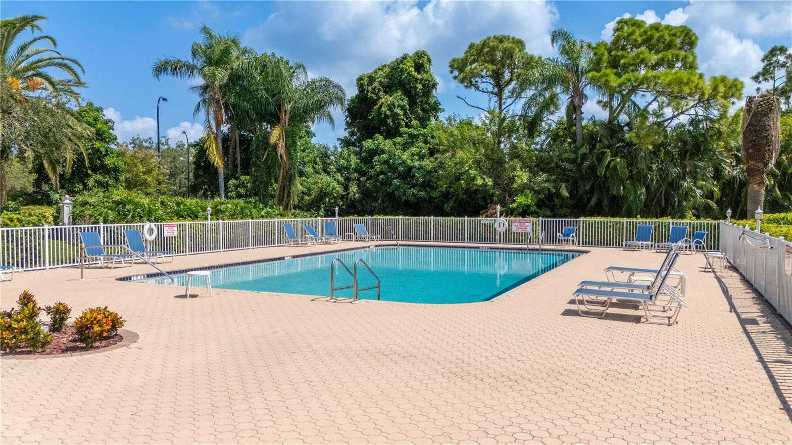 A4662802 Property Photo