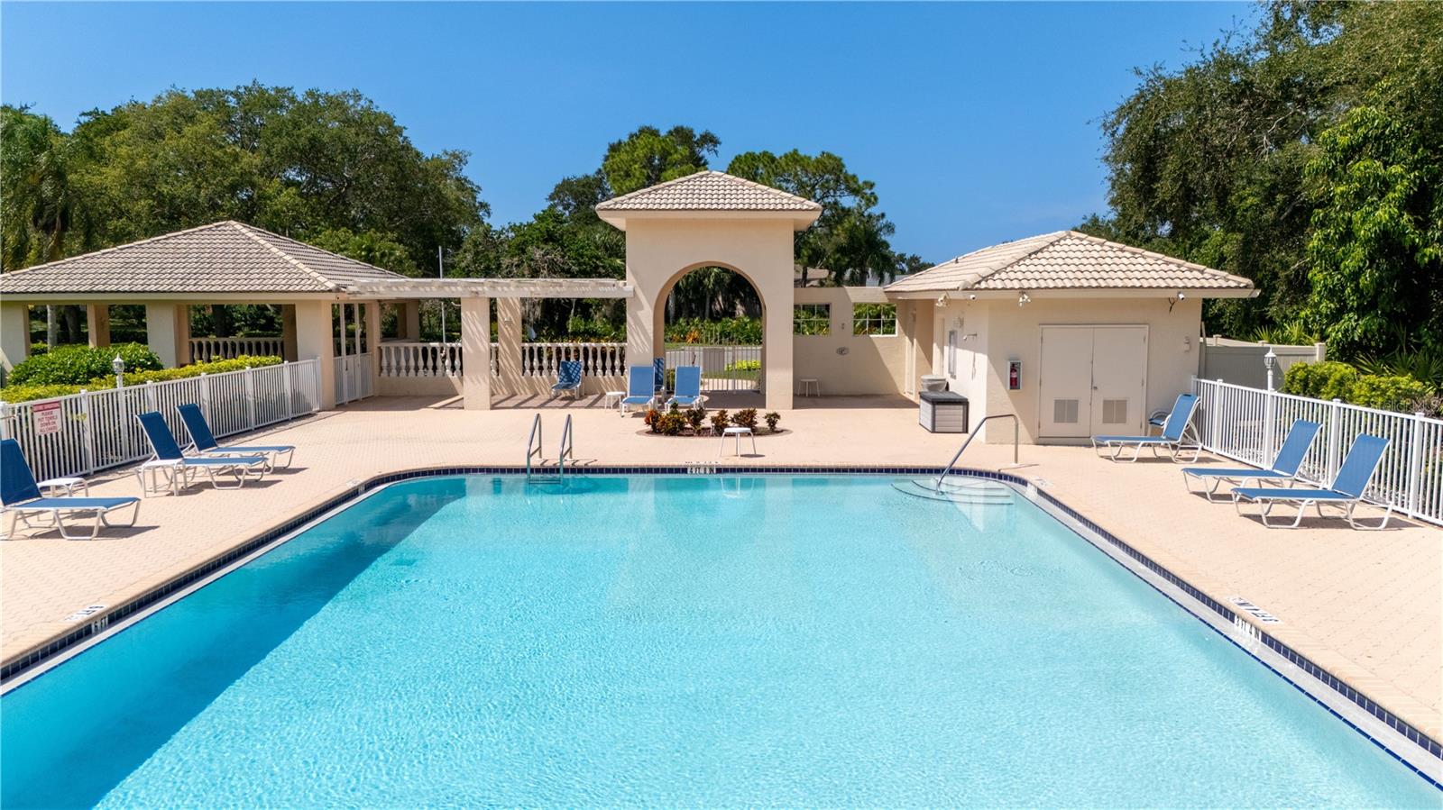 A4662802 Property Photo