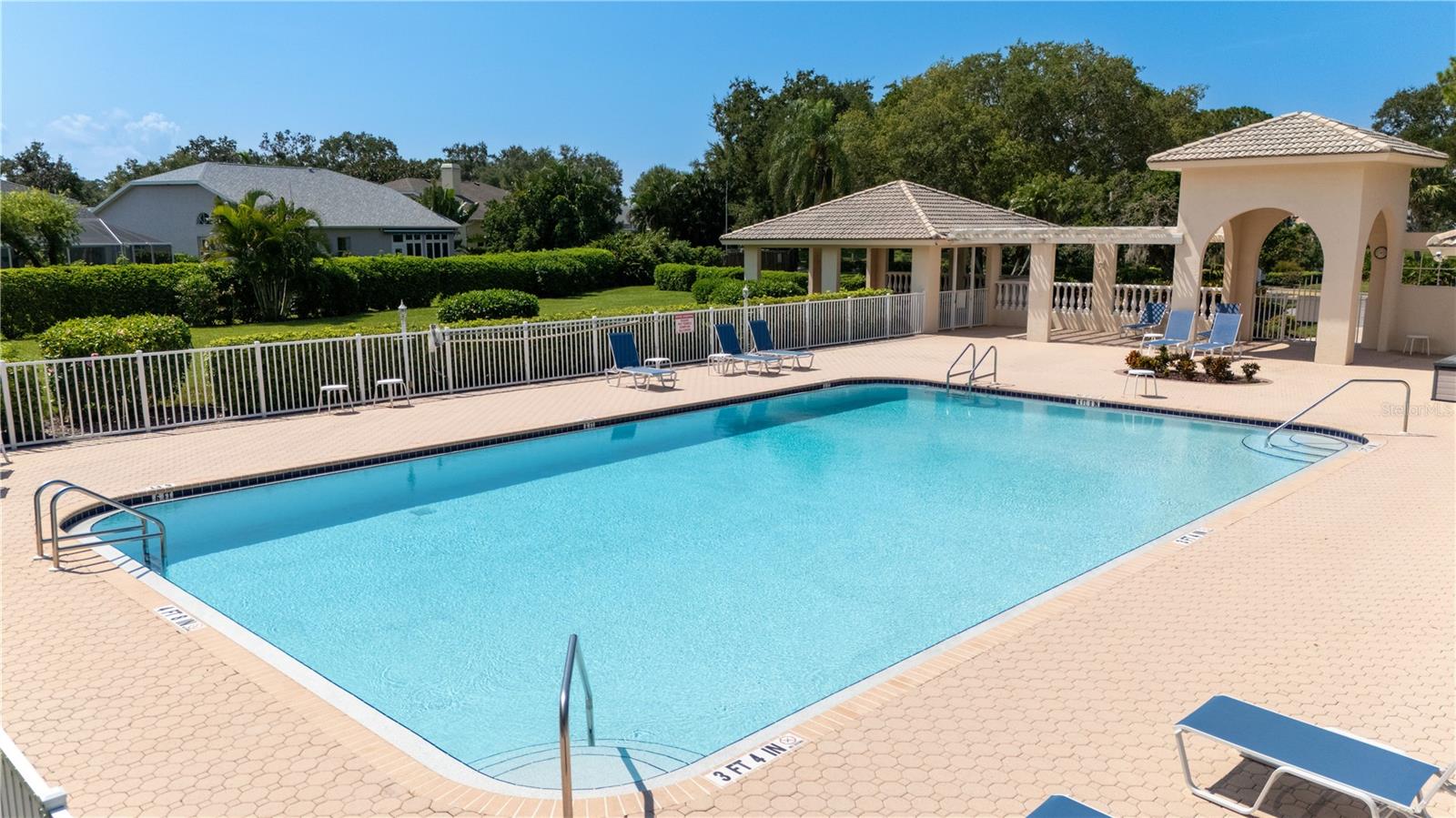 A4662802 Property Photo