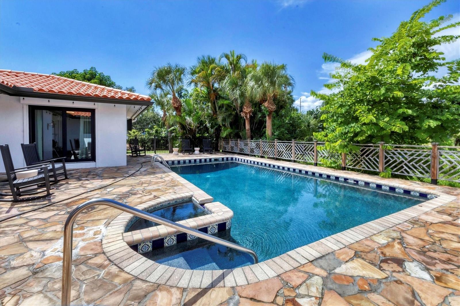 A4662815 Property Photo