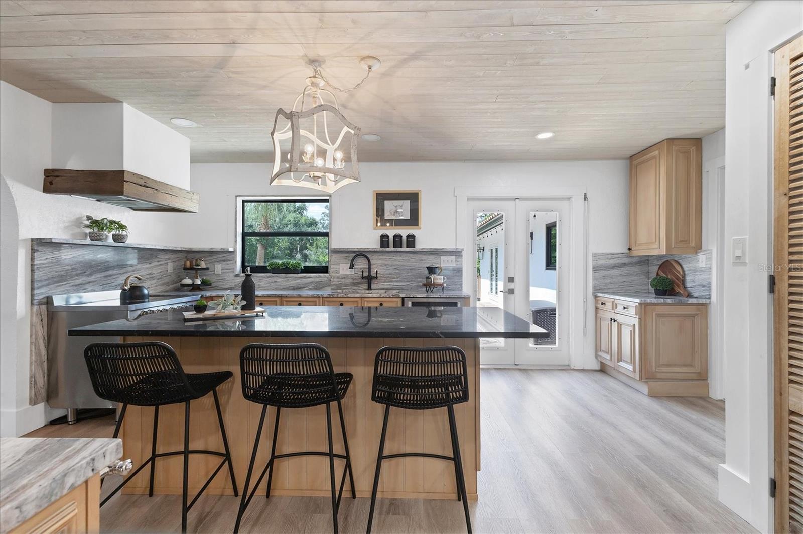 A4662815 Property Photo