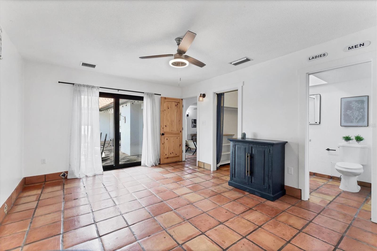 A4662815 Property Photo