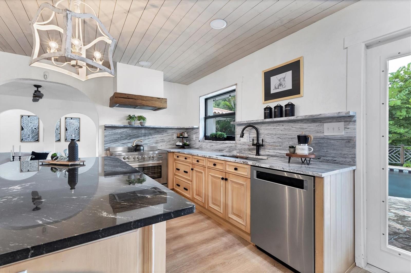A4662815 Property Photo