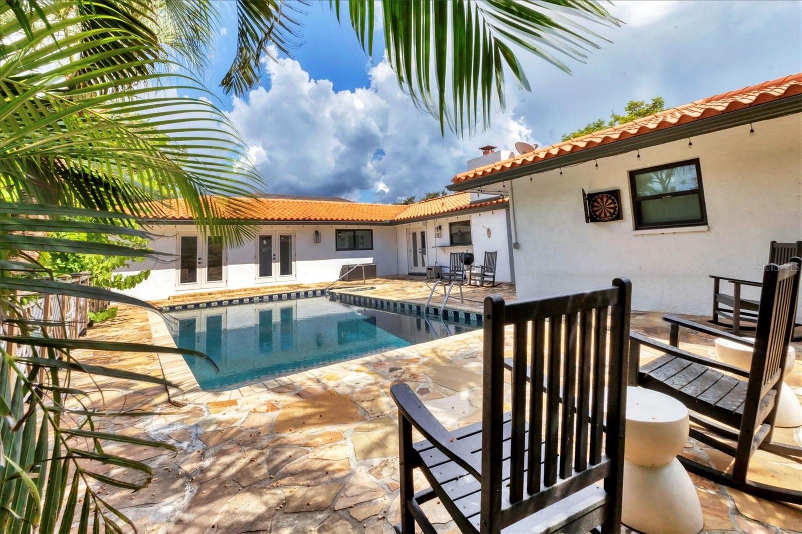 A4662815 Property Photo