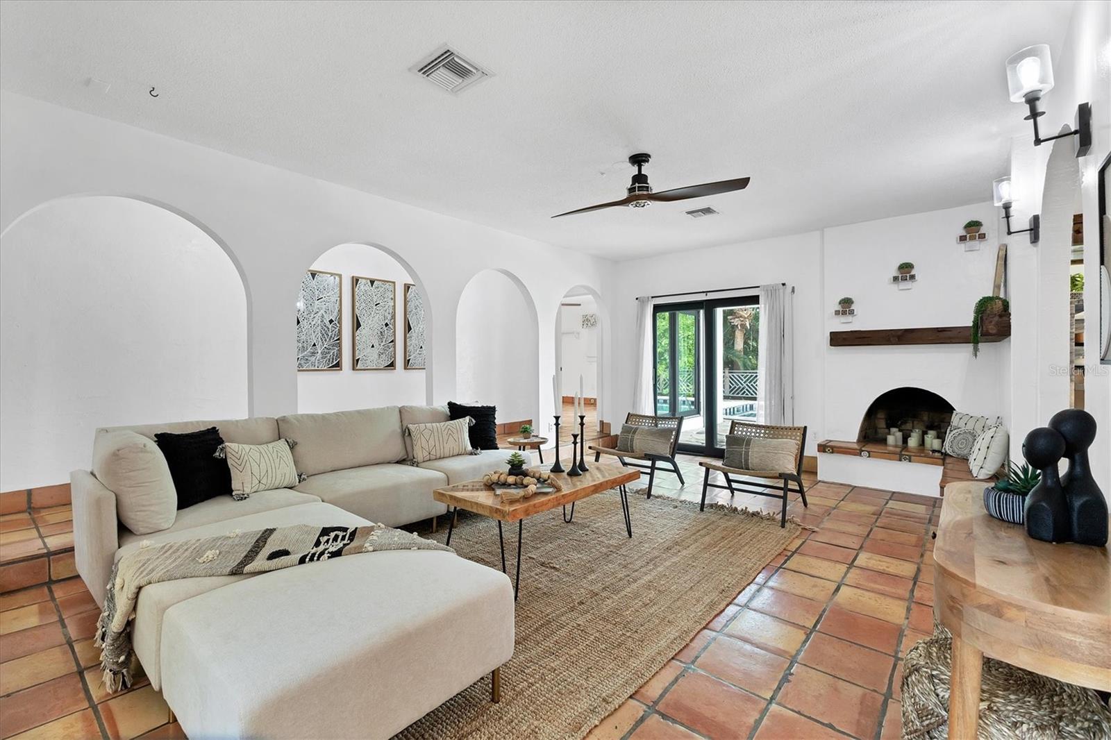 A4662815 Property Photo