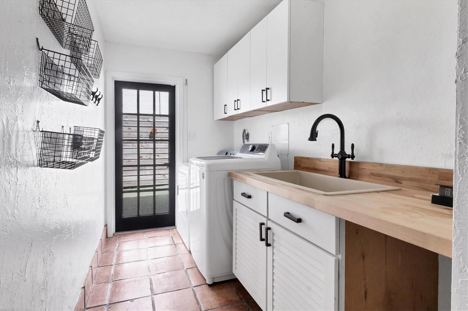 A4662815 Property Photo