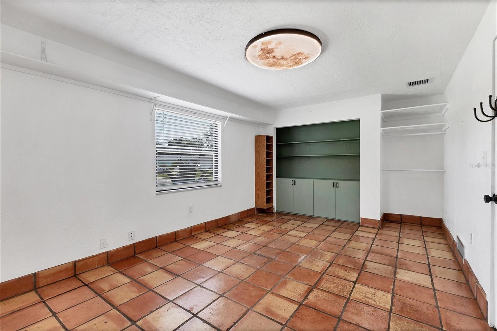 A4662815 Property Photo