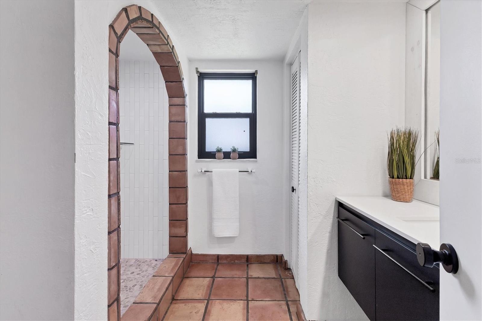 A4662815 Property Photo